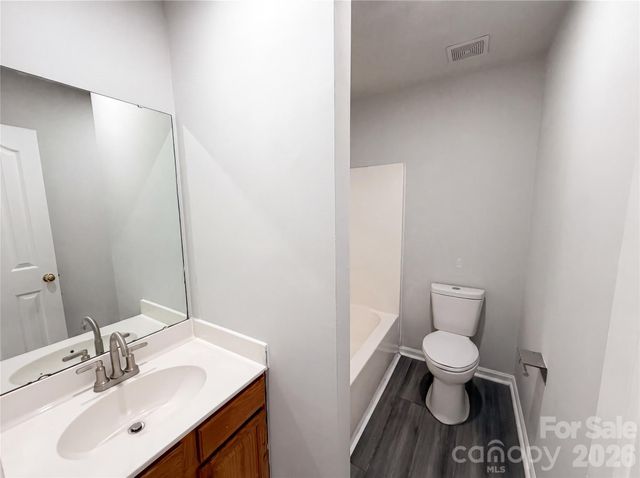 11220 Northwoods Forest Drive, Charlotte, NC 28214