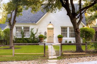 830 Harris Ave, Austin, TX 78705