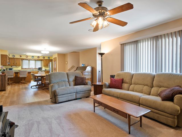 5327 Forest Trail, Oak Forest, IL 60452
