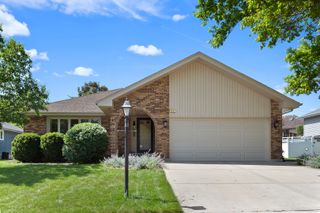 5327 Forest Trail, Oak Forest, IL 60452