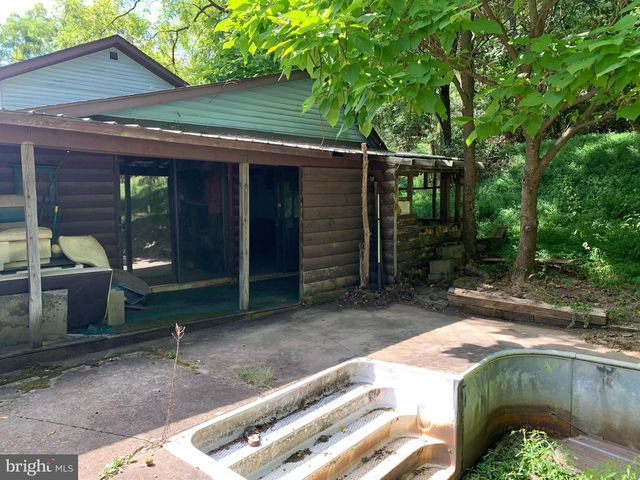 20 WHIPPOORWILL LN, Lock Haven, PA 17745