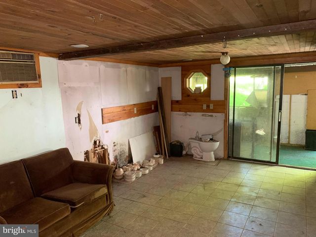 20 WHIPPOORWILL LN, Lock Haven, PA 17745