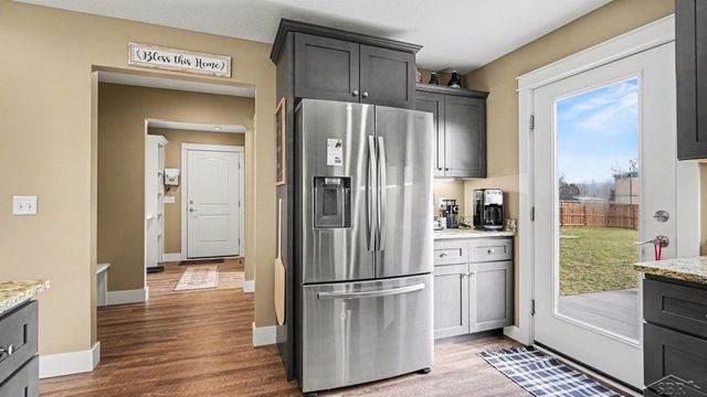 5663 S Stone Briar Lane, Tittabawassee Twp, MI 48623