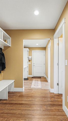 5663 S Stone Briar Lane, Tittabawassee Twp, MI 48623