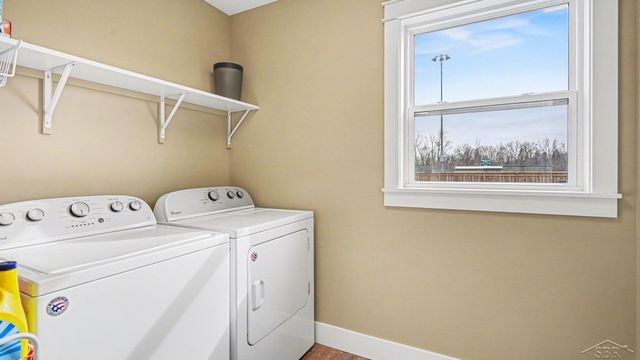 5663 S Stone Briar Lane, Tittabawassee Twp, MI 48623