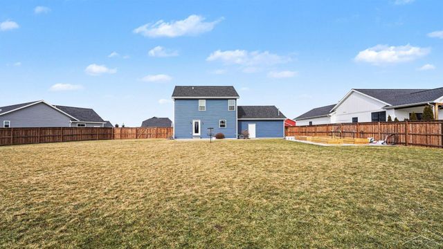 5663 S Stone Briar Lane, Tittabawassee Twp, MI 48623