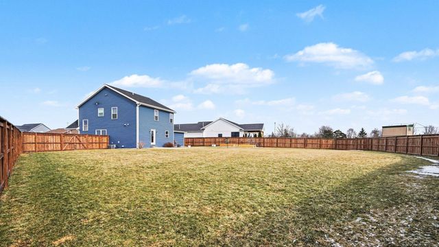 5663 S Stone Briar Lane, Tittabawassee Twp, MI 48623