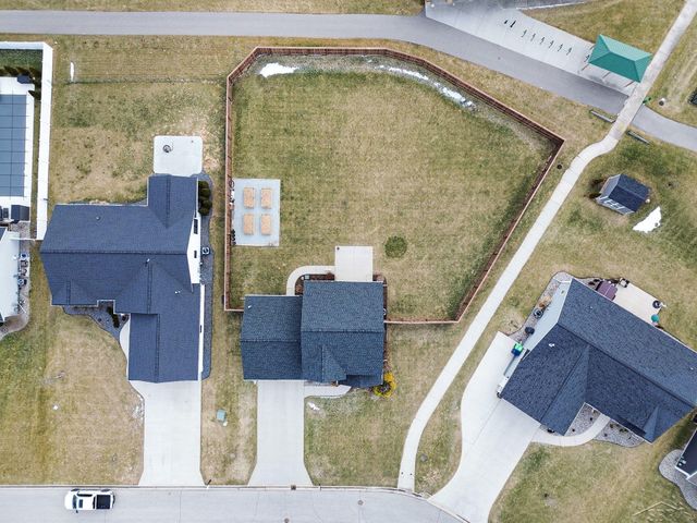 5663 S Stone Briar Lane, Tittabawassee Twp, MI 48623