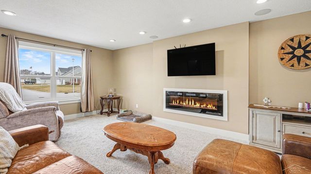 5663 S Stone Briar Lane, Tittabawassee Twp, MI 48623