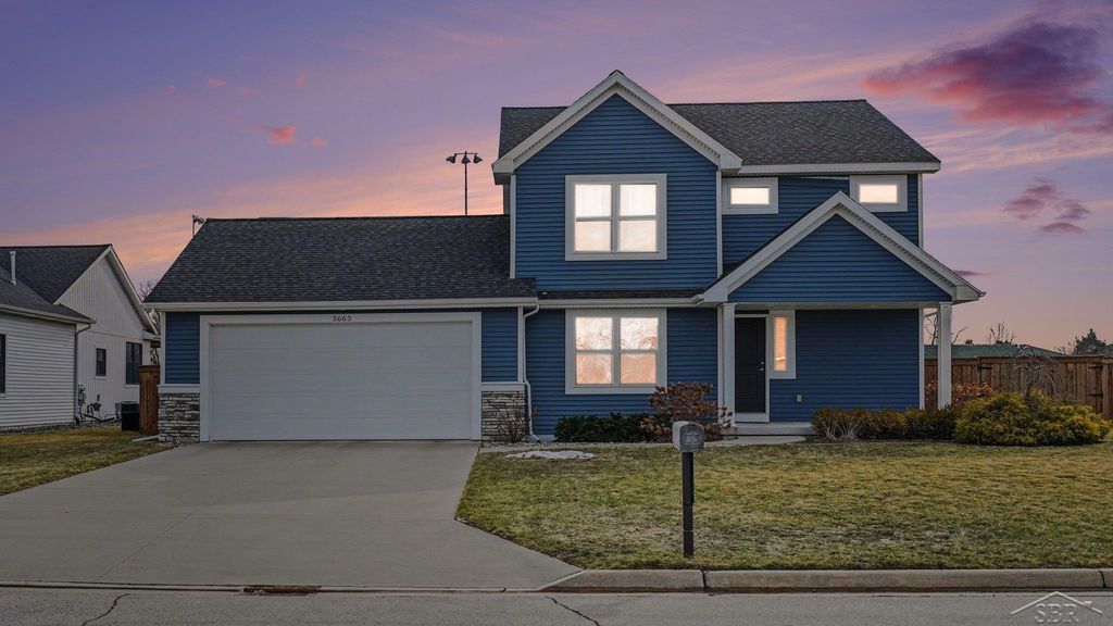 5663 S Stone Briar Lane, Tittabawassee Twp, MI 48623