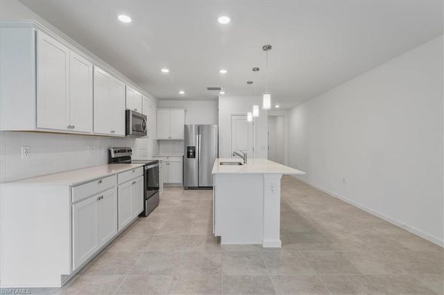 1533 Lake Jessup CIR, Cape Coral, FL 33909
