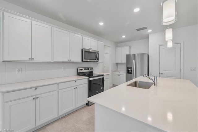 1533 Lake Jessup CIR, Cape Coral, FL 33909