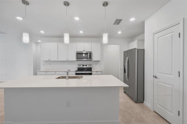 1533 Lake Jessup CIR, Cape Coral, FL 33909