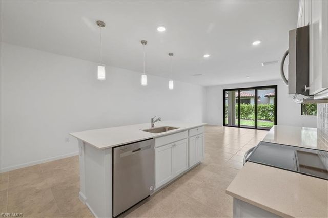 1533 Lake Jessup CIR, Cape Coral, FL 33909