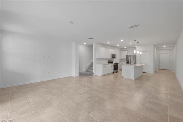 1533 Lake Jessup CIR, Cape Coral, FL 33909