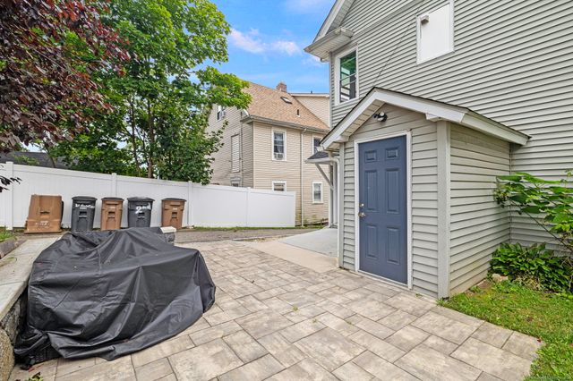 21 Quintard Terrace 2nd Floor, Stamford, CT 06902