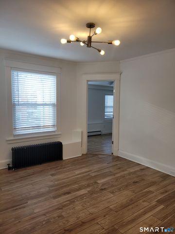 21 Quintard Terrace 2nd Floor, Stamford, CT 06902