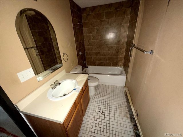 10150 E Virginia Ave 18-107, Denver, CO 80247