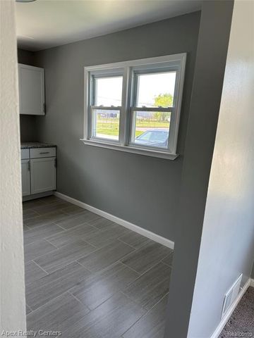 5157 S Hubbard Street, Wayne, MI 48184
