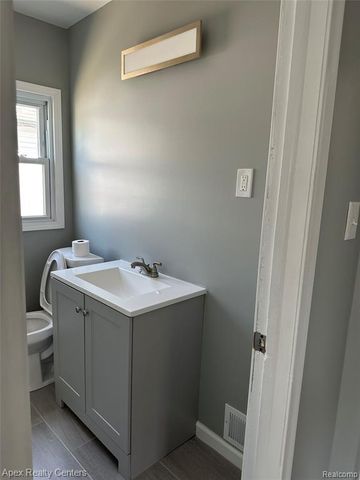 5157 S Hubbard Street, Wayne, MI 48184