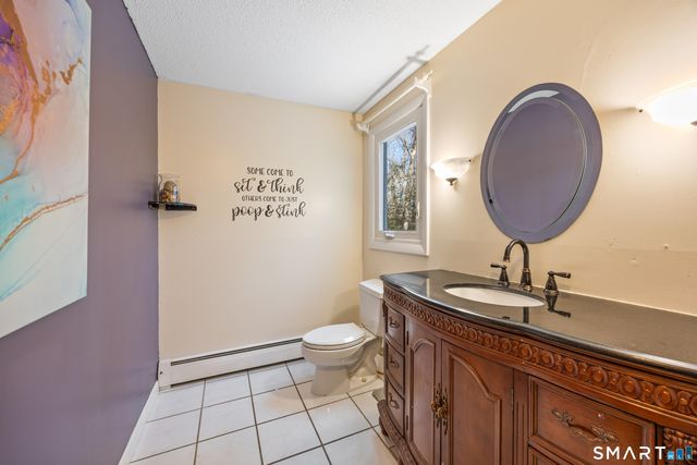 40 Den Road, New Hartford, CT 06057