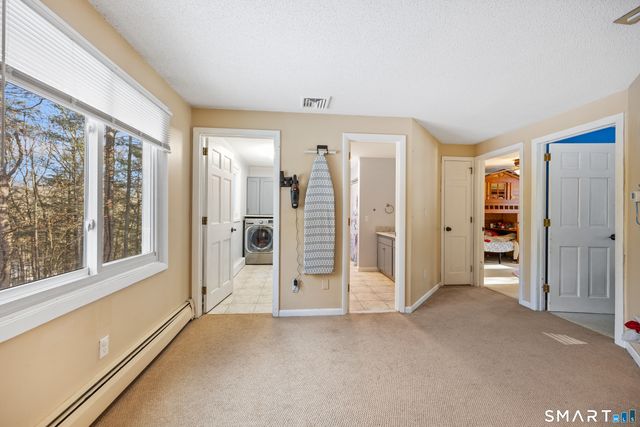 40 Den Road, New Hartford, CT 06057