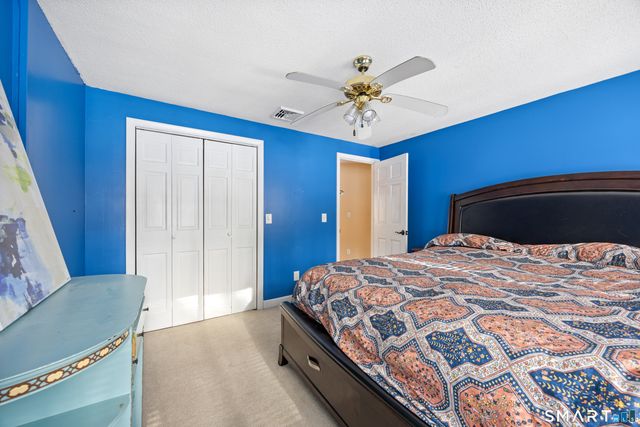 40 Den Road, New Hartford, CT 06057