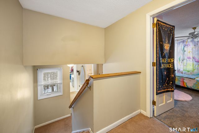 40 Den Road, New Hartford, CT 06057