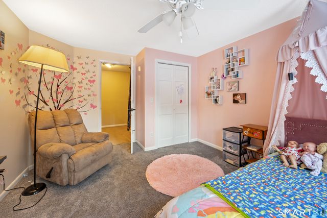 40 Den Road, New Hartford, CT 06057