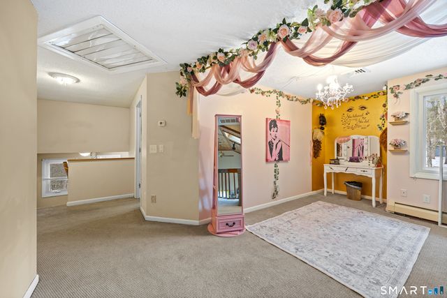 40 Den Road, New Hartford, CT 06057