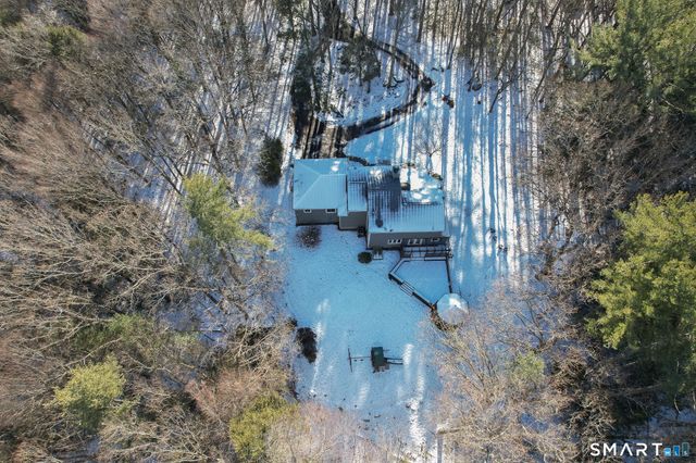 40 Den Road, New Hartford, CT 06057