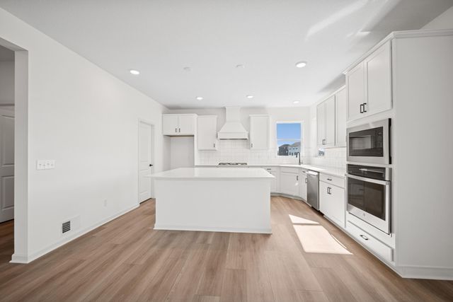 11645 Harbor Circle N, Dayton, MN 55369