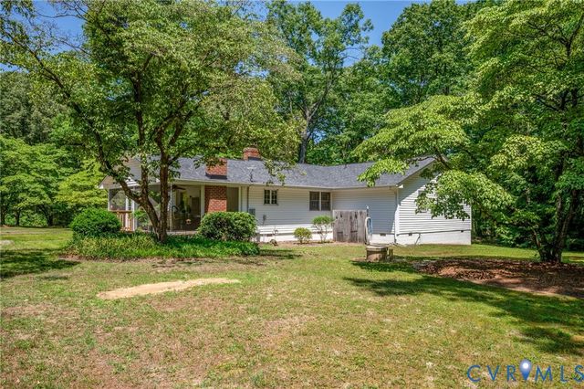 8315 King Dr, Disputanta, VA 23842