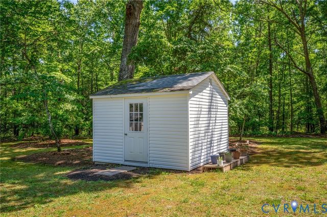 8315 King Dr, Disputanta, VA 23842