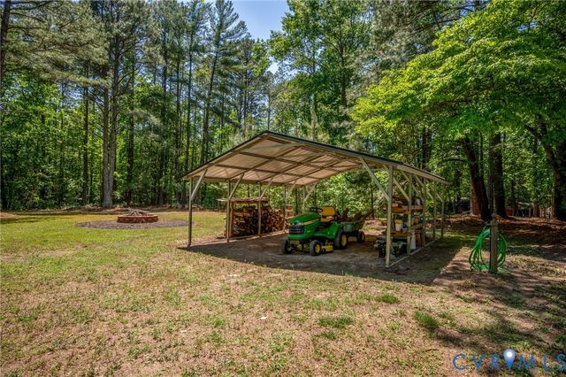 8315 King Dr, Disputanta, VA 23842