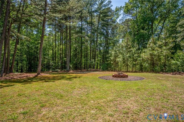 8315 King Dr, Disputanta, VA 23842