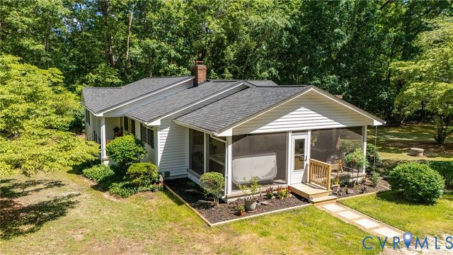 8315 King Dr, Disputanta, VA 23842