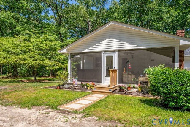 8315 King Dr, Disputanta, VA 23842
