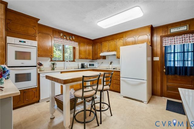 8315 King Dr, Disputanta, VA 23842