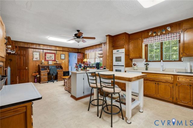 8315 King Dr, Disputanta, VA 23842
