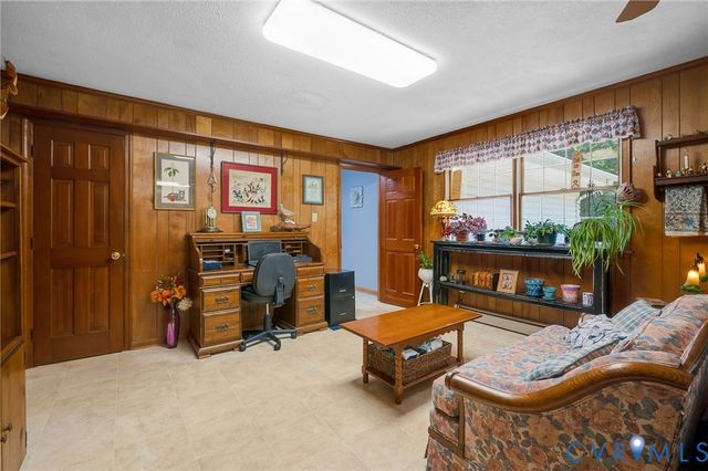 8315 King Dr, Disputanta, VA 23842