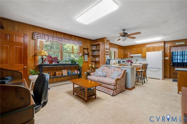 8315 King Dr, Disputanta, VA 23842