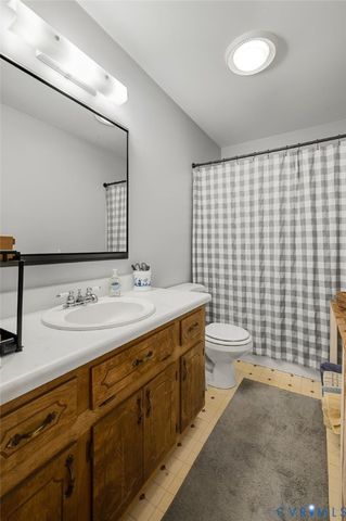 8315 King Dr, Disputanta, VA 23842