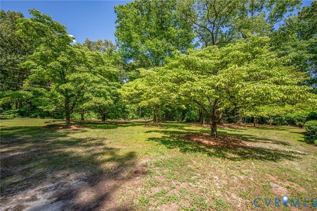8315 King Dr, Disputanta, VA 23842