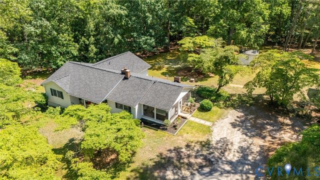 8315 King Dr, Disputanta, VA 23842