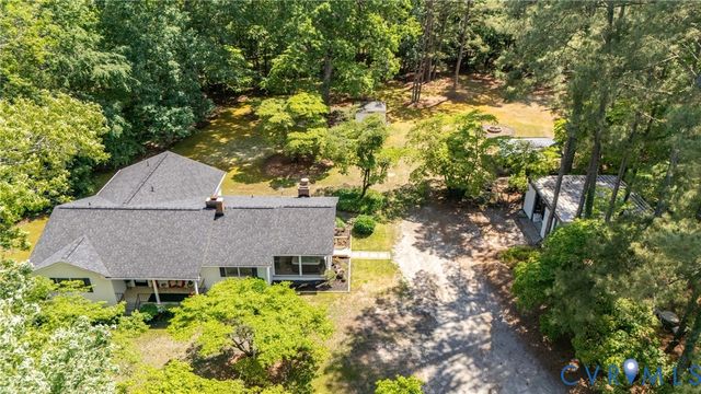 8315 King Dr, Disputanta, VA 23842