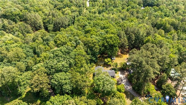 8315 King Dr, Disputanta, VA 23842