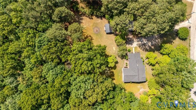 8315 King Dr, Disputanta, VA 23842