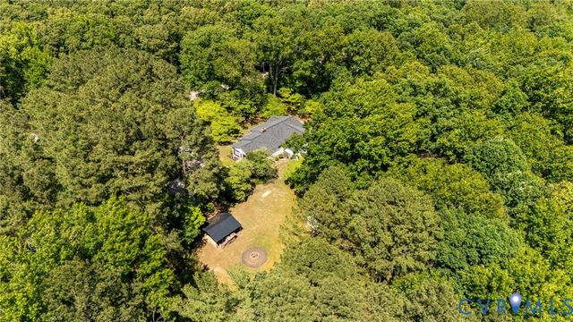 8315 King Dr, Disputanta, VA 23842