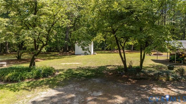 8315 King Dr, Disputanta, VA 23842